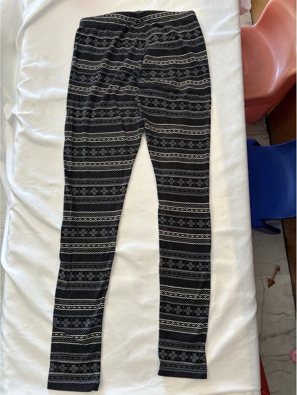 Nike Leggings Black And Gray Pattern Knit Leggings